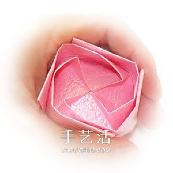 Detailed folding method of good-looking paper roses and instructions on how to fold handmade roses