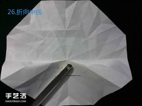 Three methods of origami with an eight-petaled flower, illustrated with a step-by-step diagram of the folding of an eight-petaled flower