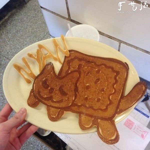 Play with cartoon pancakes in funny shapes and make them lovable