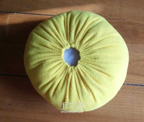 Old clothes are transformed into pumpkin pillows and handmade fabric pumpkin pillows are made