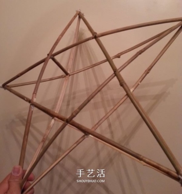 How to make three-dimensional star Christmas lights and make homemade five-pointed star Christmas lights with illustrations