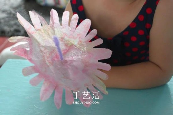 Cake paper flower making is suitable for kindergarten children who love handicrafts