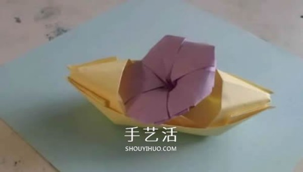 Morning glory origami tutorial with step-by-step instructions on how to fold morning glory