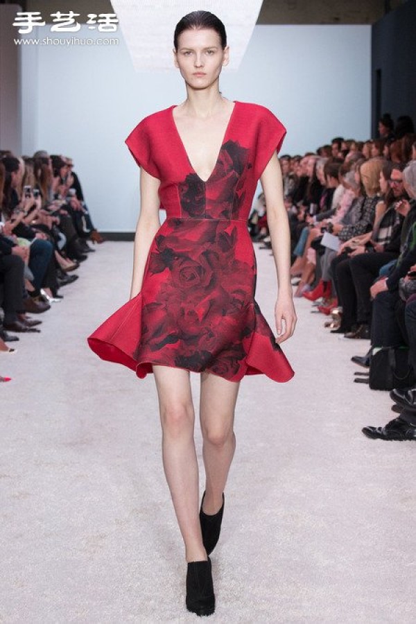 The 2014 autumn and winter clothing series breaks the dullness of autumn and winter, and a hundred flowers bloom