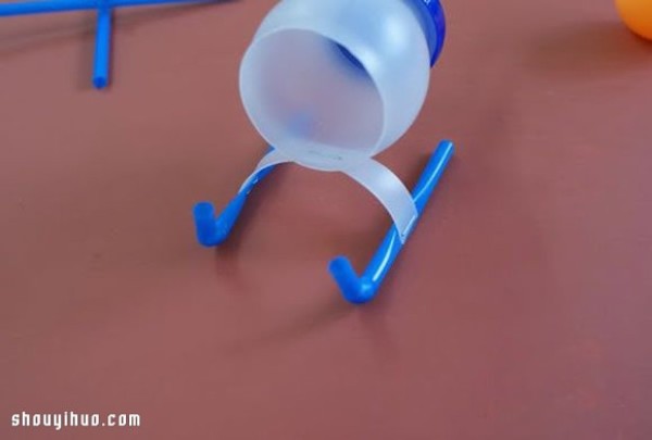 Plastic bottle + ping pong ball + straw homemade helicopter toy model