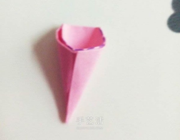 Illustration of how to fold a beautiful origami red rose for Valentines Day