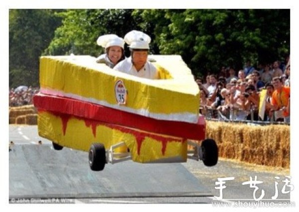 Londons soapbox racing competition, British creativity is invincible! 