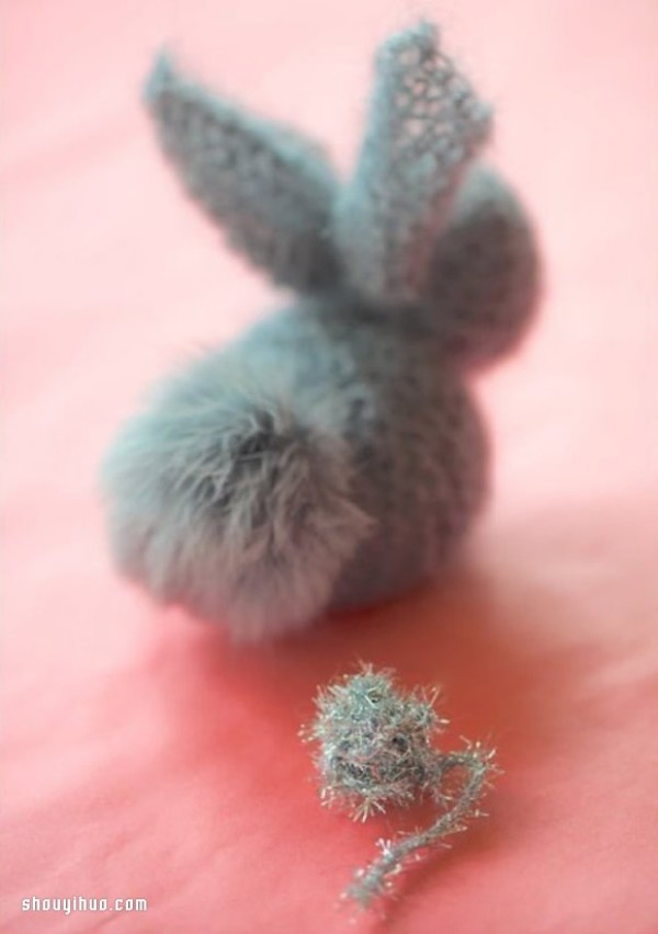 Illustrated Tutorial on Handmade Plush Rabbit Toys