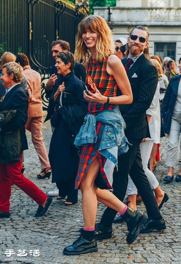 Get rid of the unchanging classic plaid to create a fashionable dressing style