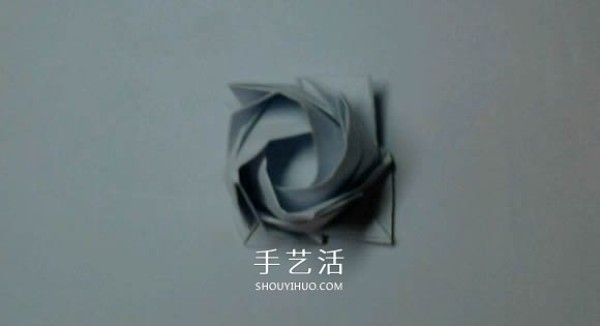 Illustration of folding method of beautiful four-cornered rose transformed from Fukuyama rose