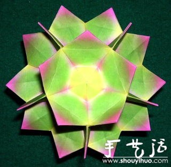 Appreciation of complex kaleidoscope origami works