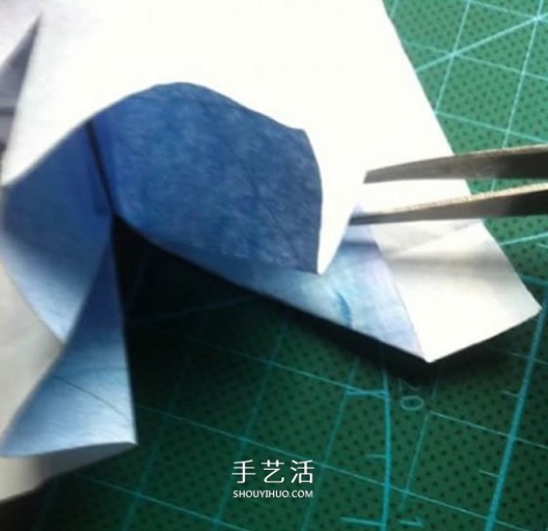 Naoyuki Tanitas origami tutorial, illustrations of how to fold a cute tissue box