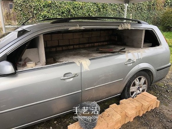 DIY old car pizza oven uses ordinary items to create extraordinary fun