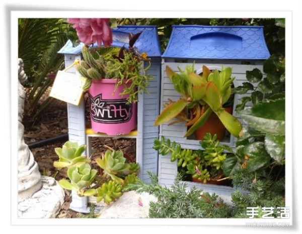 Micro Garden: A beautiful bonsai made from a used toaster