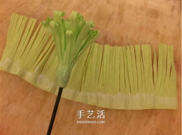 How to make chrysanthemums with crepe paper and make chrysanthemums from crepe paper for Double Ninth Festival