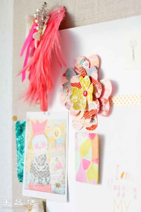 Illustrations of making super beautiful handmade paper flowers on sticky paper/cardboard + push pins