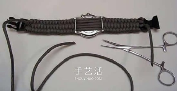 The weaving method of paracord watch strap and the illustration of weaving the watch strap with paracord