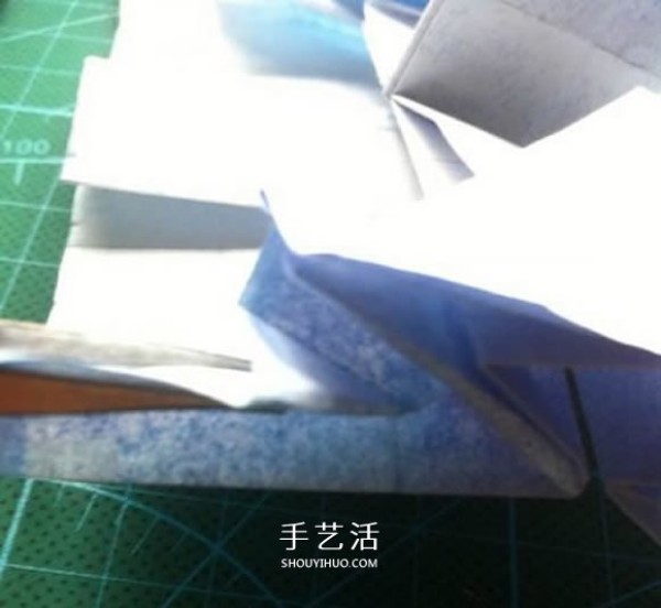 Naoyuki Tanitas origami tutorial, illustrations of how to fold a cute tissue box