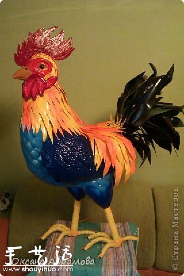 Tutorial on DIY making a big rooster from waste plastic bottles