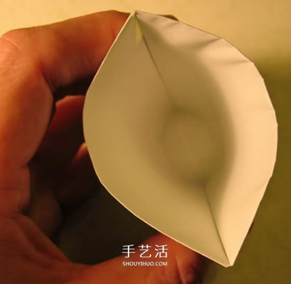 A simple ashtray folding method and an origami ashtray picture tutorial