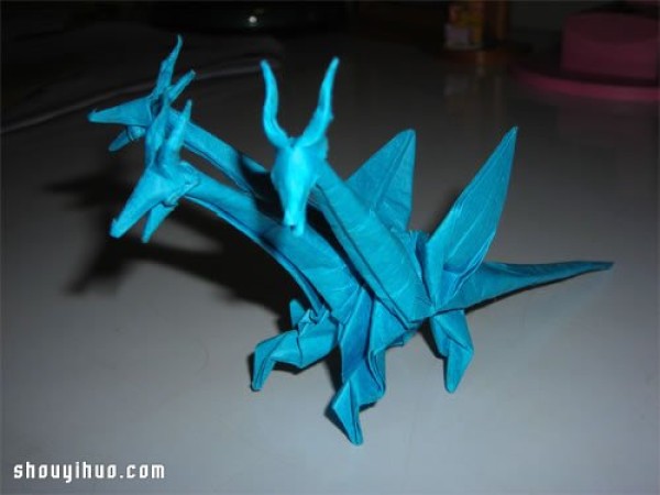 Origami dinosaur works by Vietnamese origami artist Adam Tram