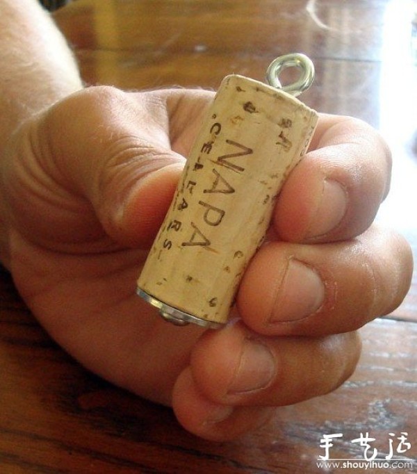 Necklace made by DIY wine cork