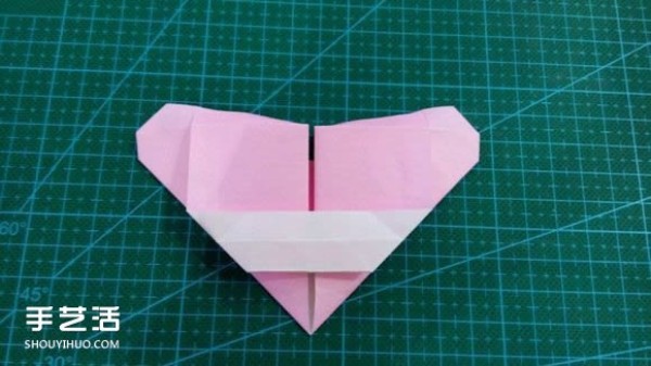 LOVE heart-shaped origami illustrated tutorial on how to fold LOVE love on Valentines Day