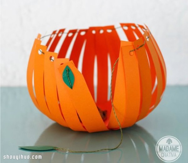 A very creative DIY handmade illustrated tutorial for pumpkin packaging boxes