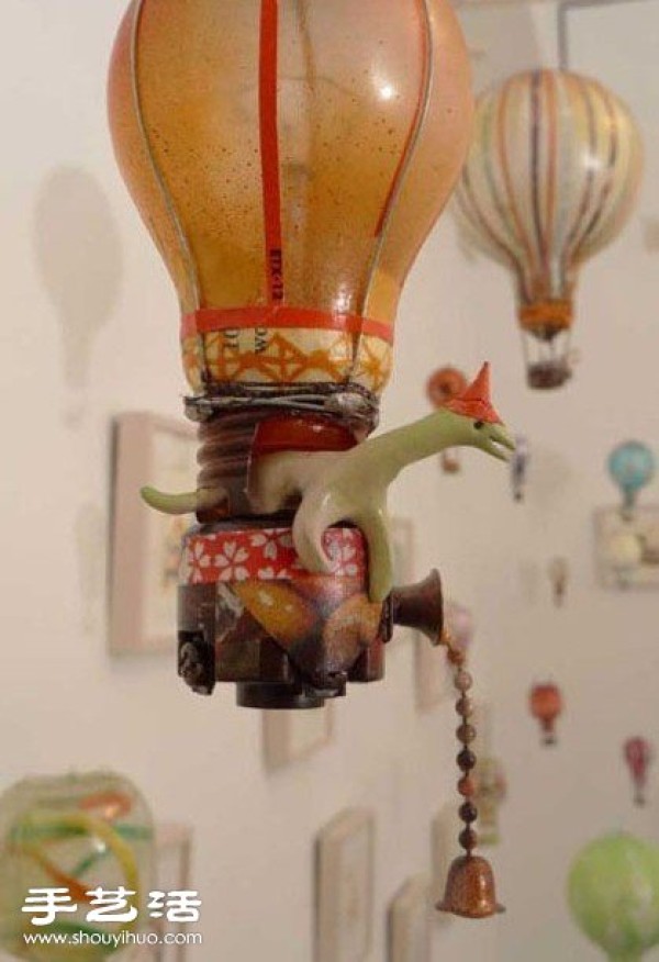 Old light bulbs turned waste into treasures creative DIY hot air balloon handicrafts