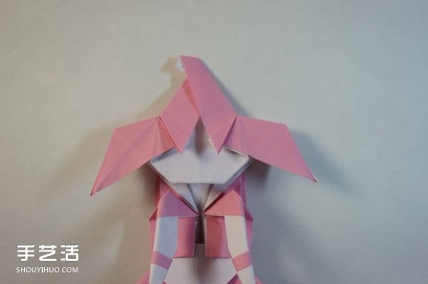 Origami Girls Step-By-Step Illustration and Complex Folding Tutorial for Girls