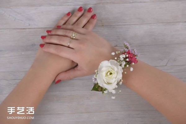 How to make handmade flower bracelets, homemade flower bracelet DIY tutorial