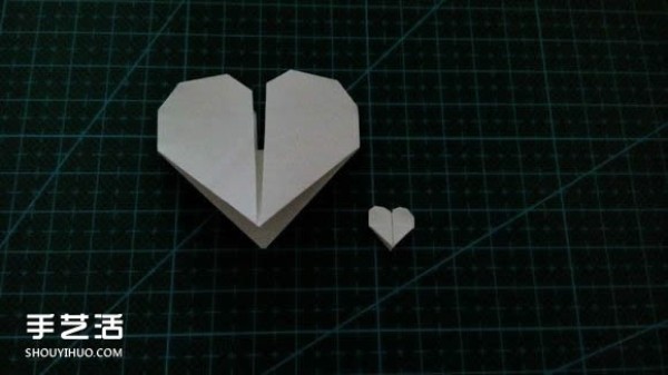 LOVE heart-shaped origami illustrated tutorial on how to fold LOVE love on Valentines Day