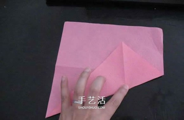 Giving a small gift to your first love! Illustration of how to fold an origami rose ring