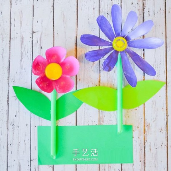 DIY using childrens beverage bottle waste to make cute plastic flowers