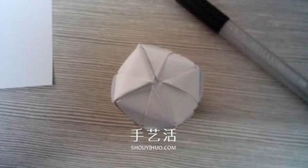 Illustration of how to fold the eight-petal Kawasaki rose, origami eight-petal Kawasaki rose