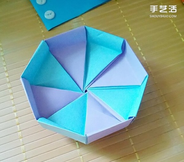 How to Origami a Chinese Valentines Day Gift Box, Illustrations of How to Fold an Octagonal Paper Box