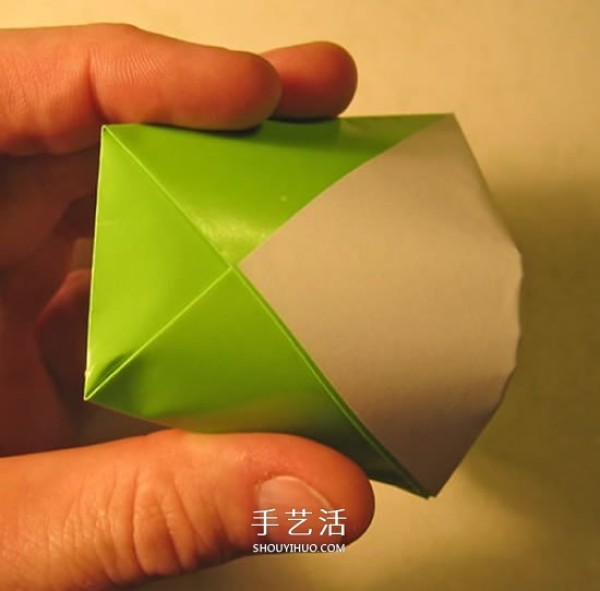 A simple ashtray folding method and an origami ashtray picture tutorial