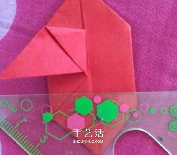 How to Origami a Lantern with Wings and Illustrations of How to Fold a Paper Lantern with Tassels