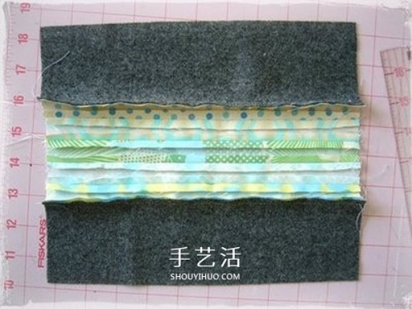 Handmade patchwork pencil case tutorial illustrates how to make a non-woven pencil case