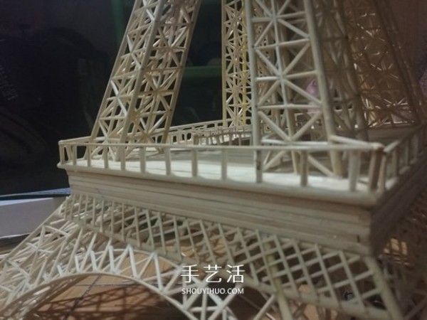 Detailed illustrated tutorial on hand-made Eiffel Tower model with bamboo sticks