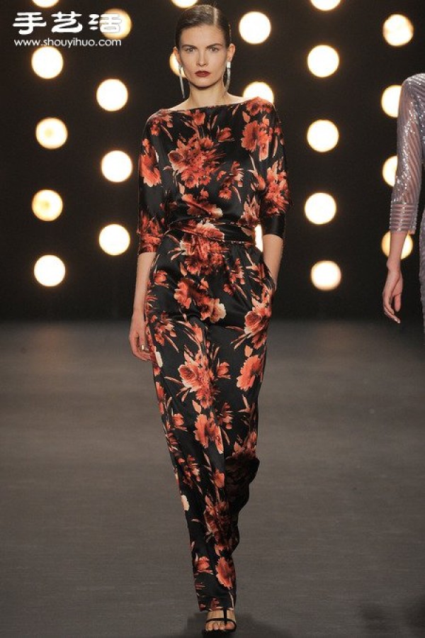 The 2014 autumn and winter clothing series breaks the dullness of autumn and winter, and a hundred flowers bloom