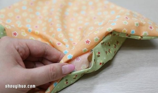 How to make a cherry blossom bag, illustrated on how to make a handmade cloth cherry blossom bag