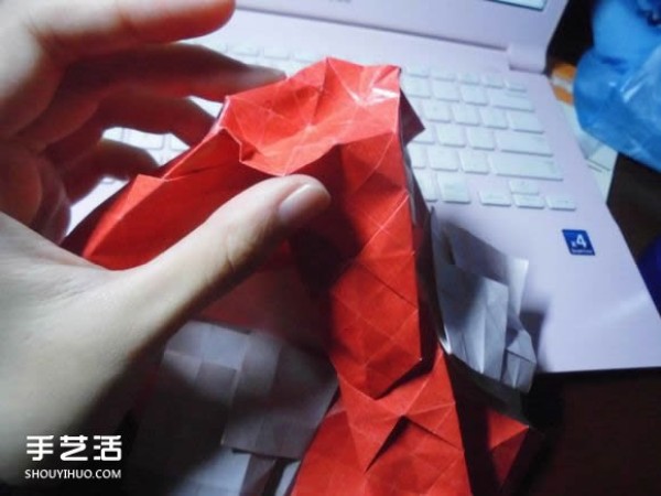 Kissing Fish Origami Illustration of the Super Complex Heart Folding Process