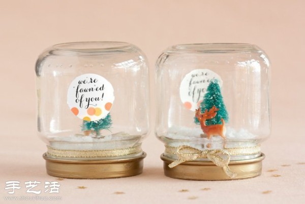 Glass jar + creativity + DIY to make beautiful snow scene trinkets