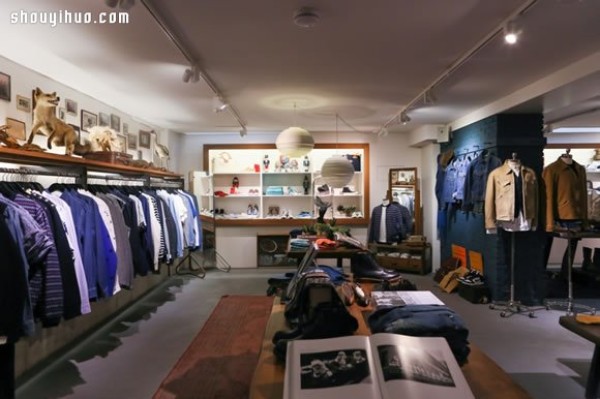 Tenue de N?mes mens clothing store layout design