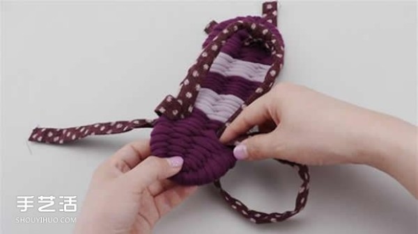 How to knit flip-flops with illustrations and steps of knitting flip-flops from strips of fabric