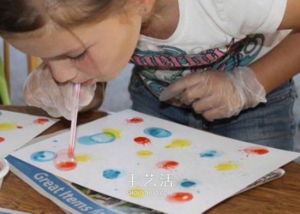 Creative New Years greeting card DIY using soap bubbles to draw beautiful patterns