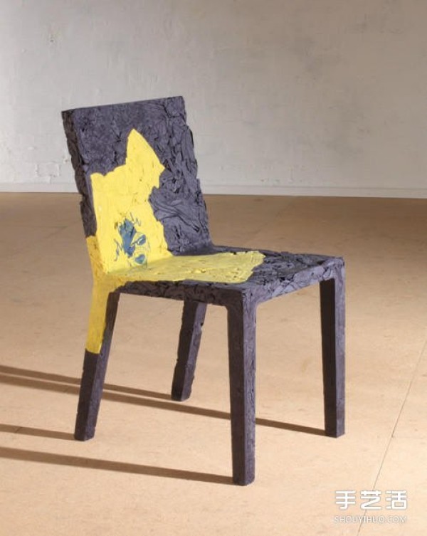 Use old clothes to make chairs. Pictures of chairs made from discarded clothes