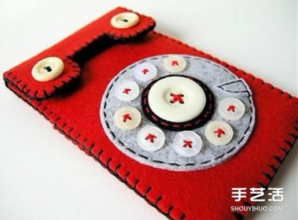 The picture of the cute non-woven mobile phone case looks like a camera and a retro phone