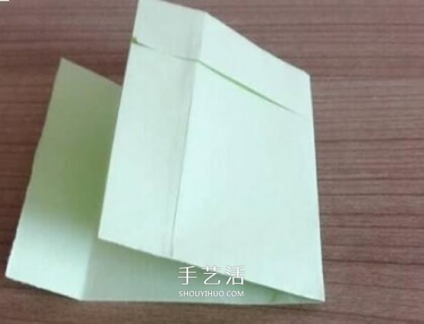 The simple illustration of how to fold a matchbox can be opened and closed very realistically